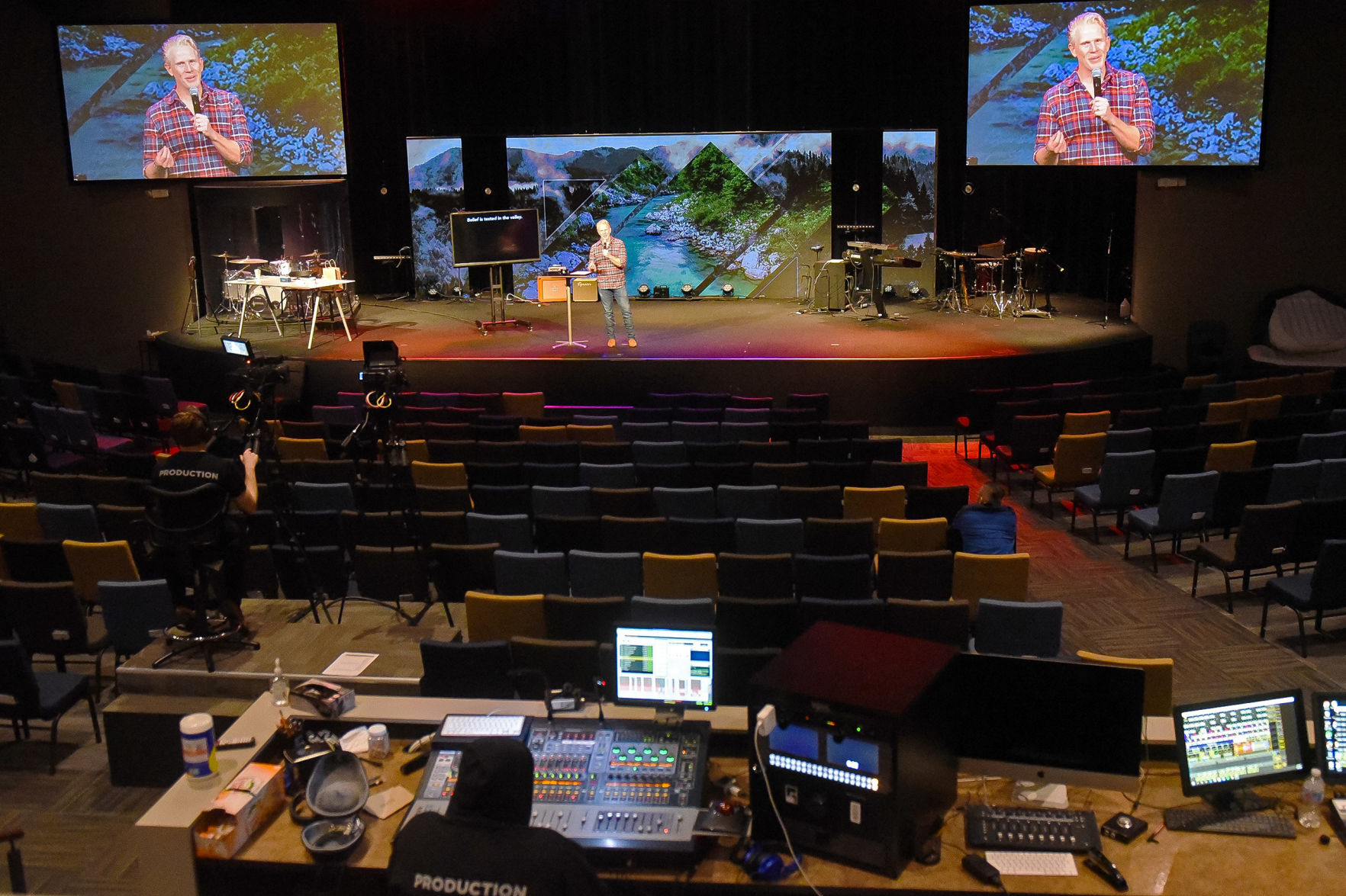 Manchester Christian Church senior pastor records service